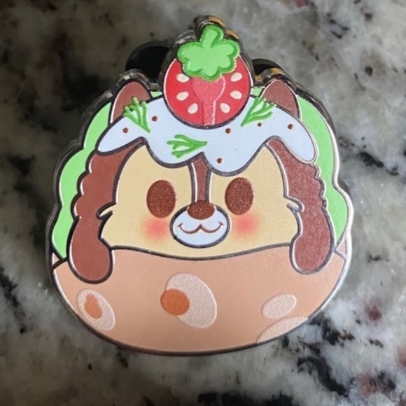 Disney Dale Munchlings Series 3 Mystery Box Trading Pin - Picture 1 of 1